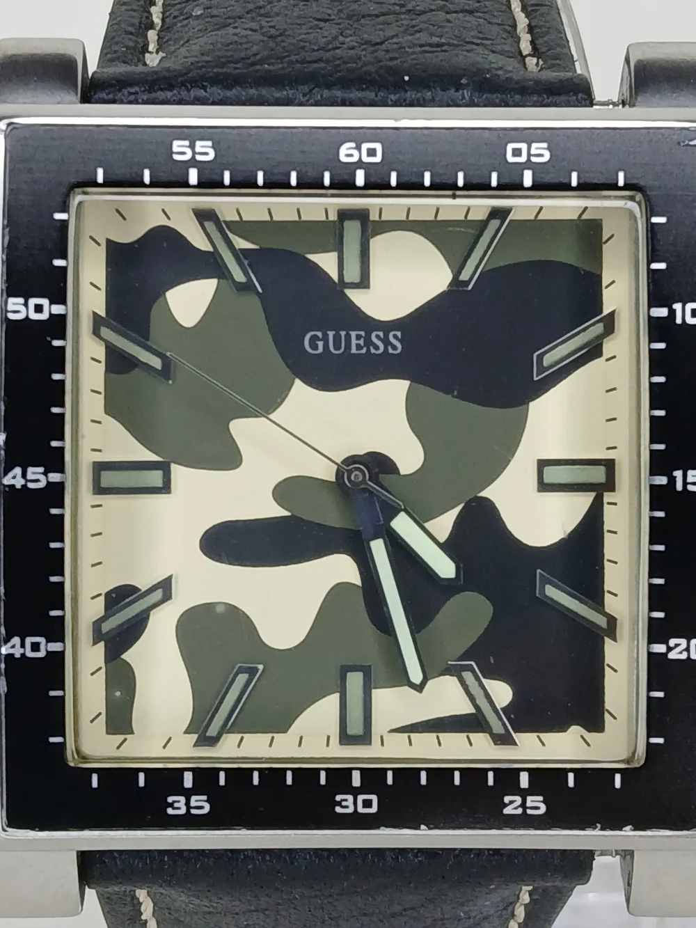 Guess w95065g1 watch